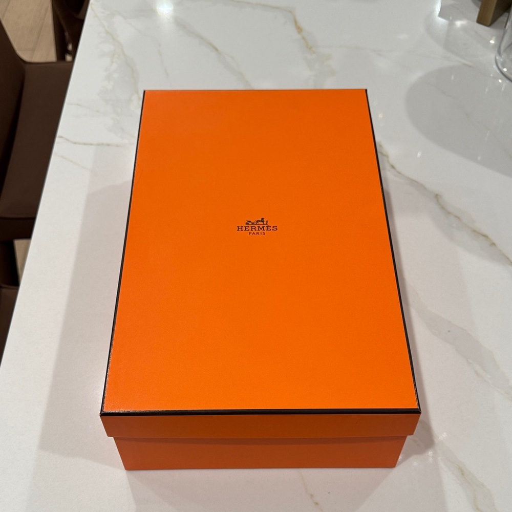 Hermes empty box w/ string (xmas version) - image 1